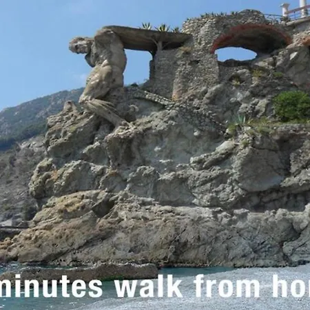 Mary Bridge In Near Beaches * Monterosso al Mare