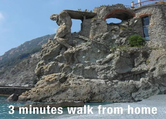 Mary Bridge In Near Beaches * Monterosso al Mare