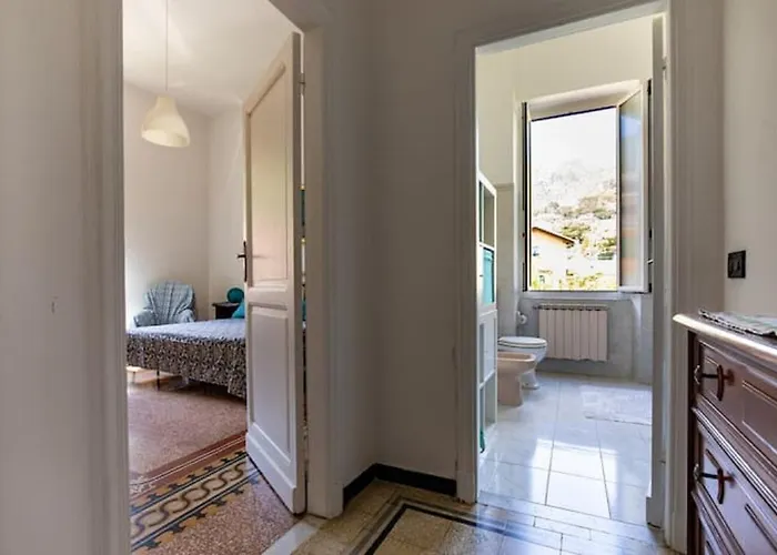 Mary Bridge In Near Beaches * Monterosso al Mare